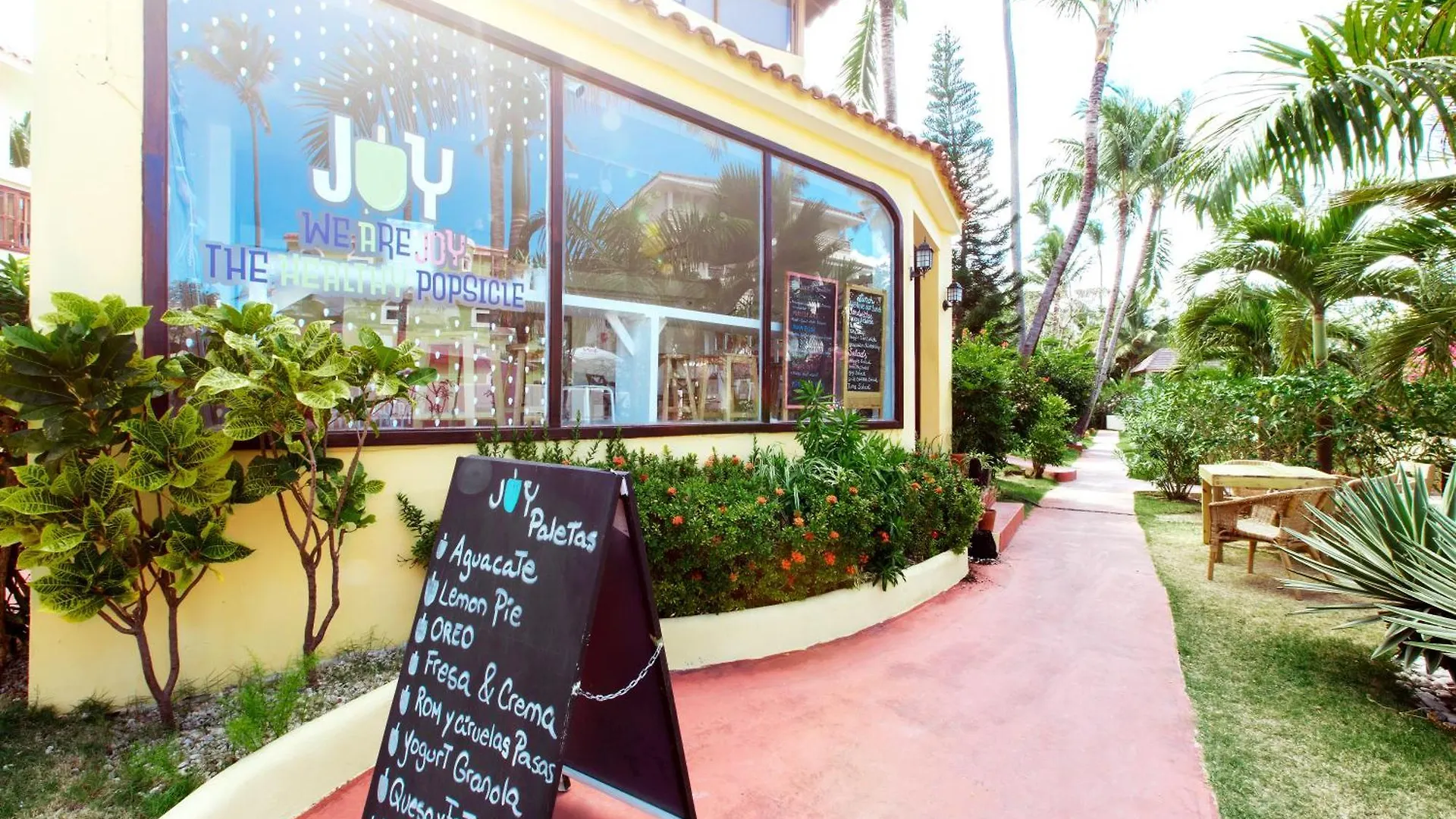 Tropicana Suites Deluxe Beach Club And Pool - Playa Los Corales Punta Cana