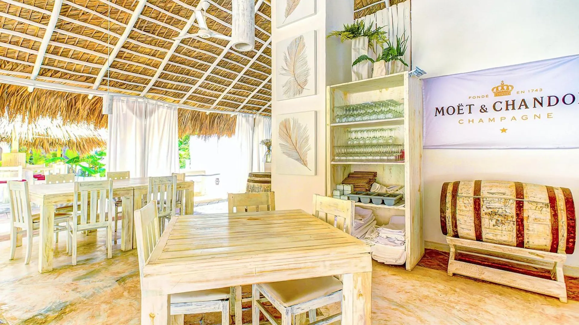 Tropicana Suites Deluxe Beach Club And Pool - Playa Los Corales Punta Cana 5*,