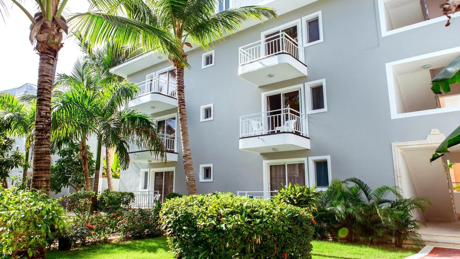 Tropicana Suites Deluxe Beach Club And Pool - Playa Los Corales Punta Cana 5*,  Den Dominikanske Republik