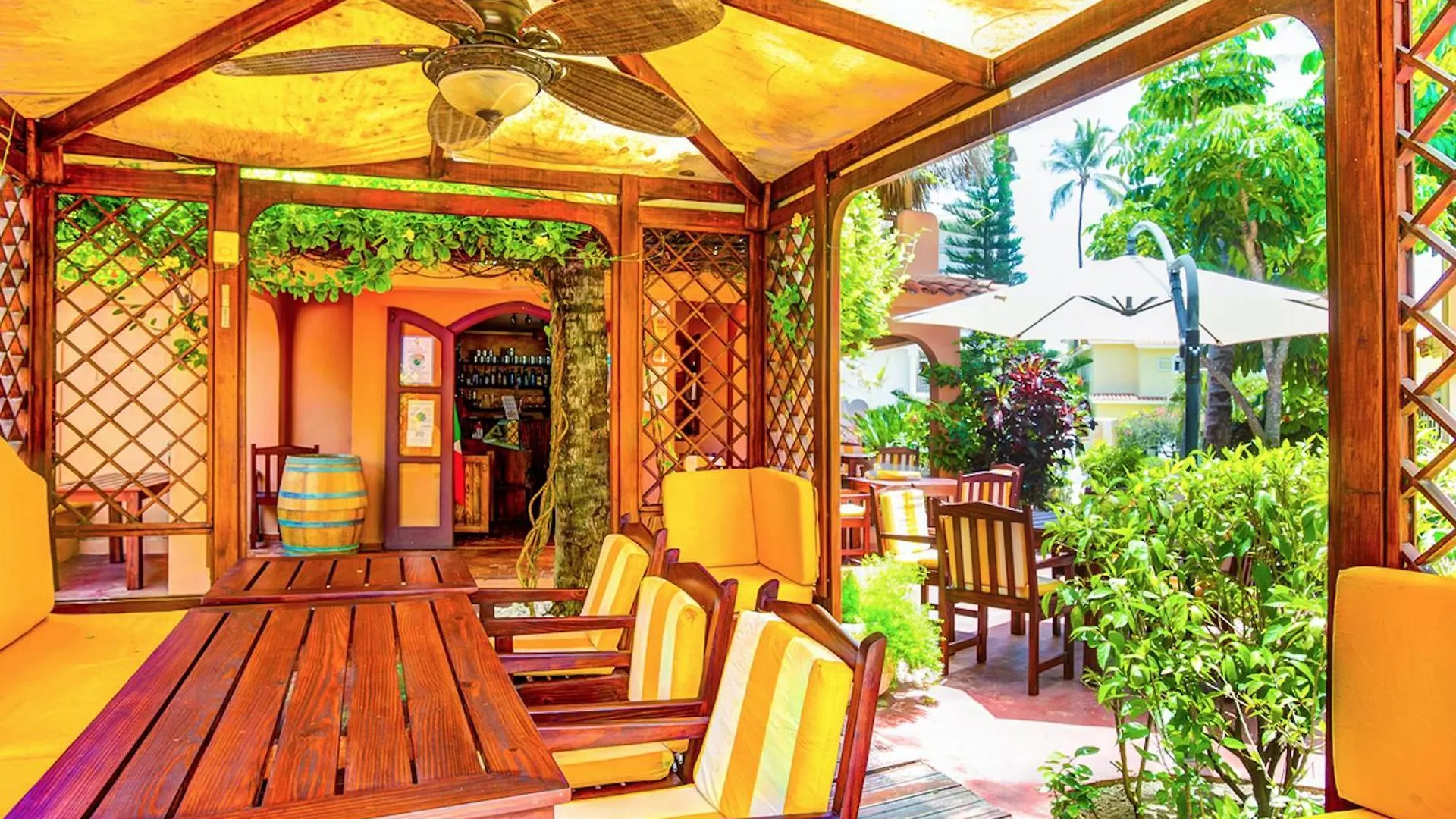 Tropicana Suites Deluxe Beach Club And Pool - Playa Los Corales Punta Cana Hotel