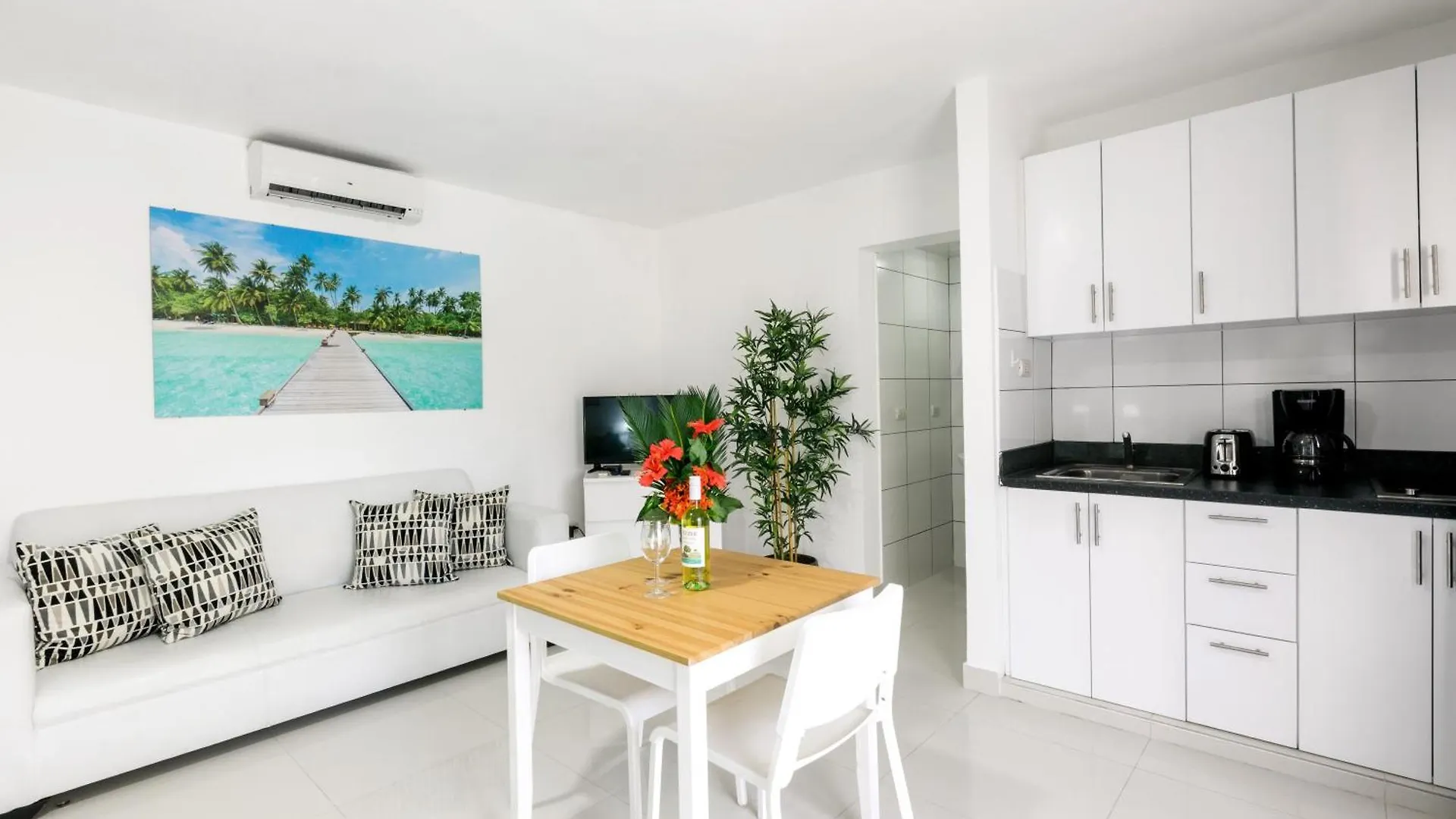 Tropicana Suites Deluxe Beach Club And Pool - Playa Los Corales Punta Cana 5*,
