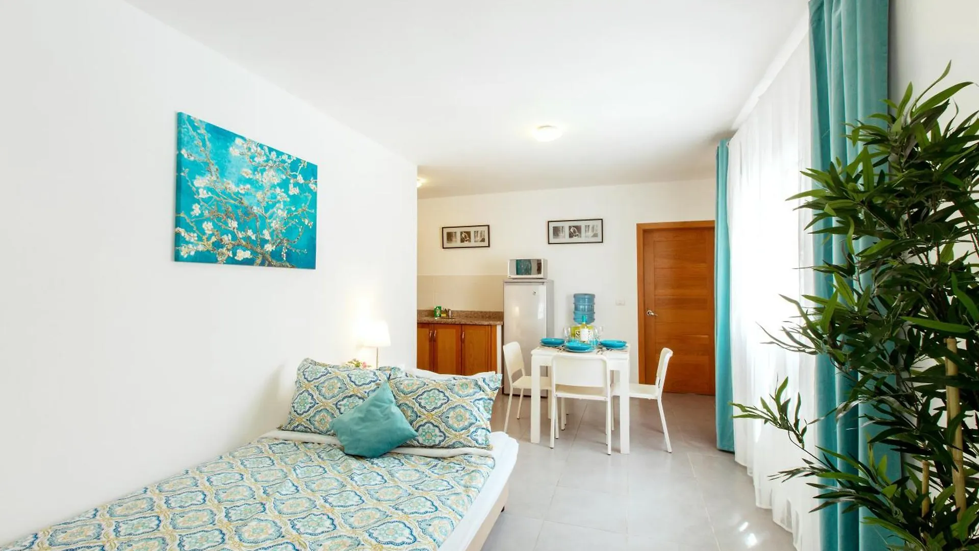 Hotel Tropicana Suites Deluxe Beach Club And Pool - Playa Los Corales Punta Cana