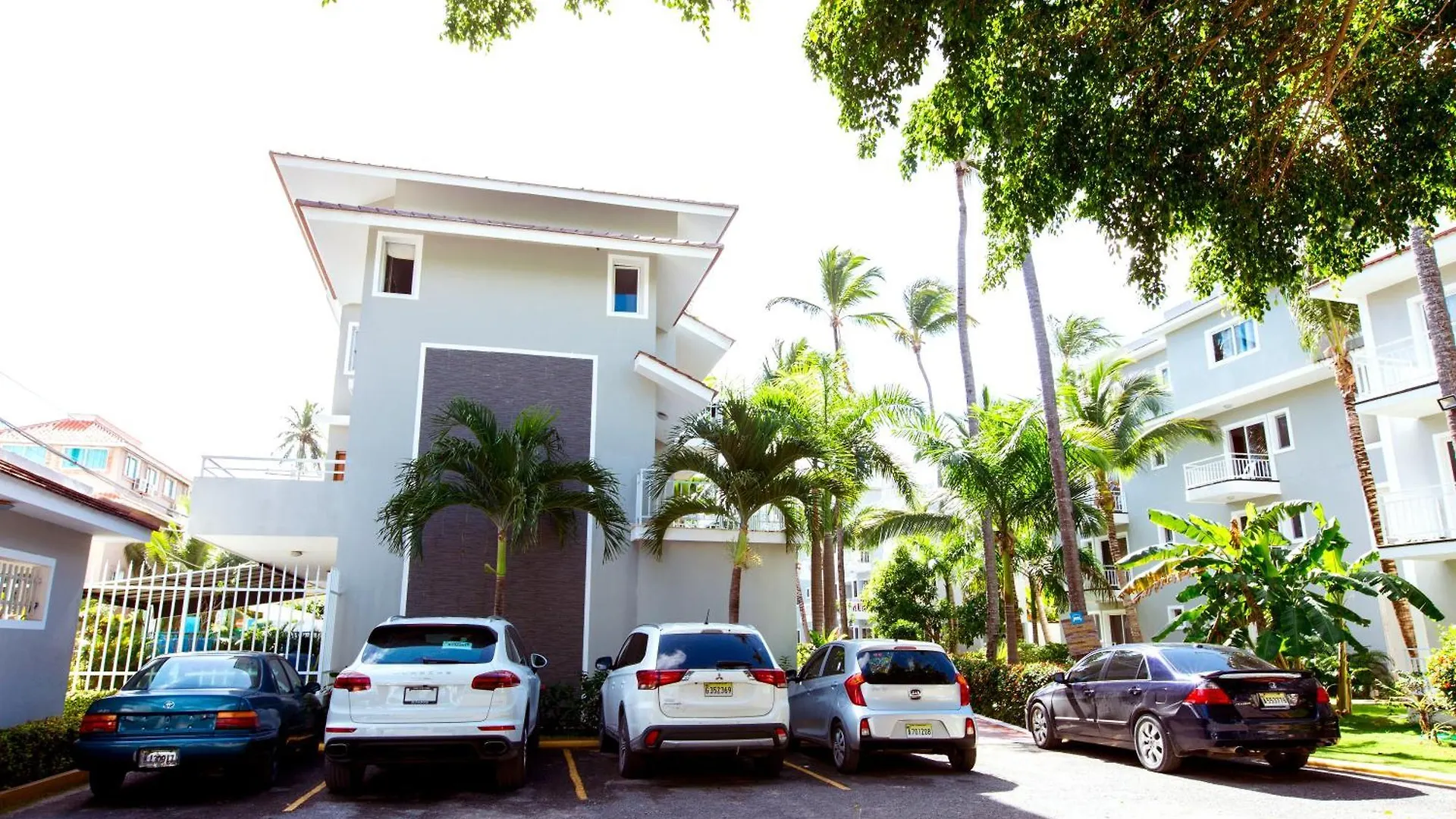 Tropicana Suites Deluxe Beach Club And Pool - Playa Los Corales Punta Cana Dominican Republic